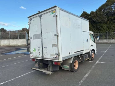 Toyota DYNA  с аукциона в Японии