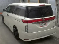 Nissan ELGRAND лот № 17024 оценка R  с аукциона в Японии 1