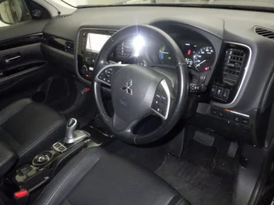 Mitsubishi OUTLANDER PHEV
