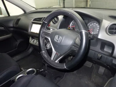 Honda STREAM  с аукциона в Японии