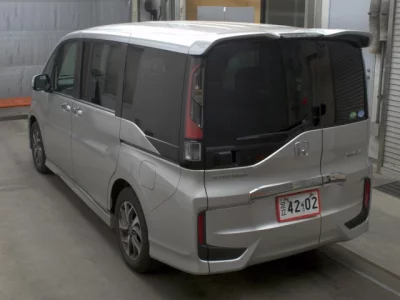 Honda STEP WAGON  с аукциона в Японии