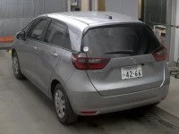 Honda FIT лот № 10110 оценка 3.5  с аукциона в Японии 1