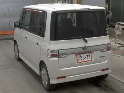 Daihatsu TANTO  с аукциона в Японии