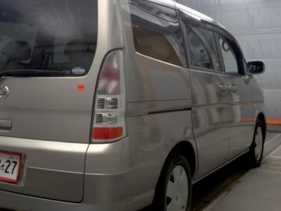 Nissan SERENA  с аукциона в Японии