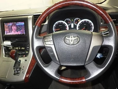 Toyota VELLFIRE  с аукциона в Японии