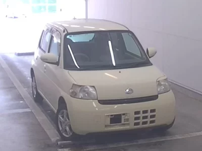 Daihatsu Esse