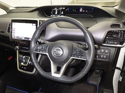 Nissan SERENA  с аукциона в Японии