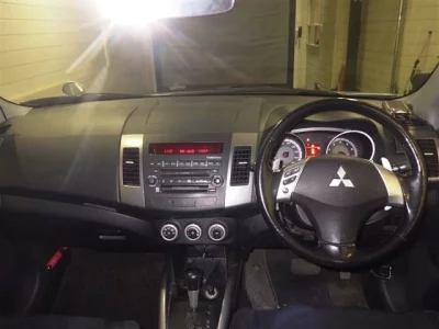 Mitsubishi OUTLANDER  с аукциона в Японии