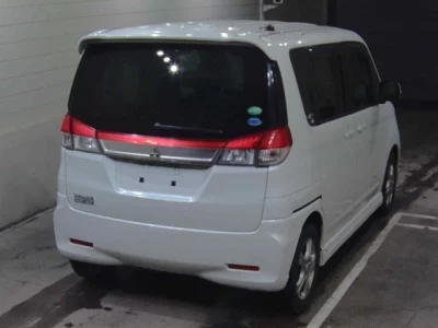 Mitsubishi DELICA D2