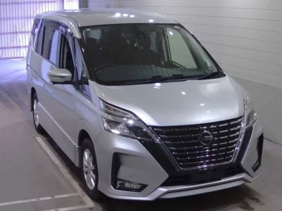 Nissan SERENA  с аукциона в Японии