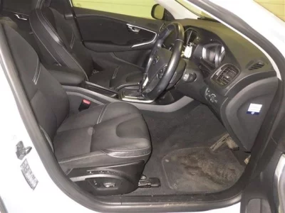 Volvo V40  с аукциона в Японии