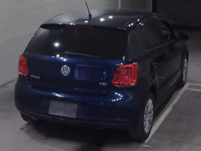 Volkswagen POLO  с аукциона в Японии