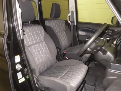 Mitsubishi DELICA D2