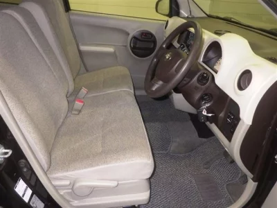 Toyota PASSO  с аукциона в Японии