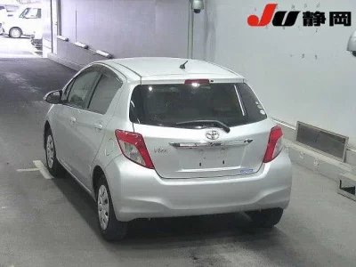 Toyota VITZ  с аукциона в Японии