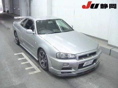 Nissan SKYLINE  с аукциона в Японии