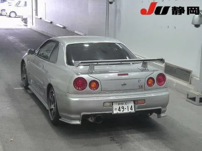 Nissan SKYLINE  с аукциона в Японии