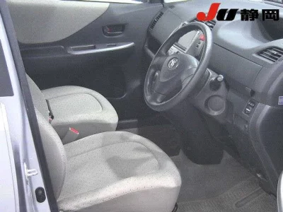 Toyota RACTIS  с аукциона в Японии