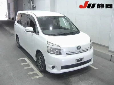 Toyota VOXY  с аукциона в Японии