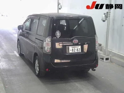Toyota VOXY  с аукциона в Японии