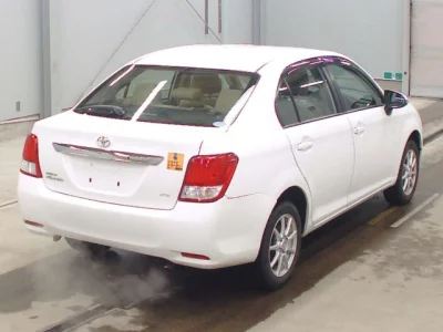 Toyota COROLLA AXIO  с аукциона в Японии