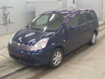 Toyota ISIS  с аукциона в Японии