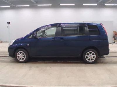 Toyota ISIS  с аукциона в Японии