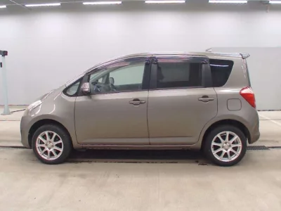 Toyota RACTIS  с аукциона в Японии