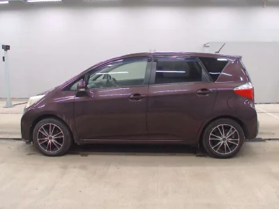 Toyota RACTIS  с аукциона в Японии