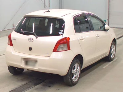 Toyota VITZ  с аукциона в Японии