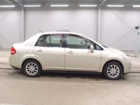 Nissan TIIDA LATIO лот № 5525 оценка 2  с аукциона в Японии 2