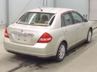 Nissan TIIDA LATIO лот № 5525 оценка 2  с аукциона в Японии 1