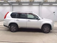 Nissan X-TRAIL лот № 3072 оценка 3.5  с аукциона в Японии 2