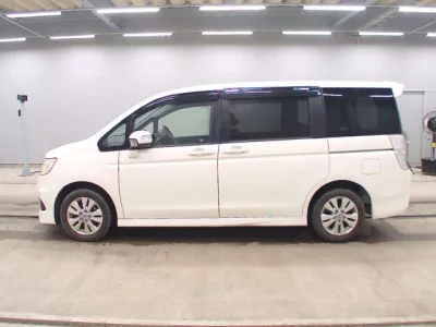 Honda STEP WAGON  с аукциона в Японии