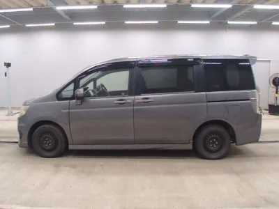 Honda STEP WAGON  с аукциона в Японии