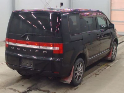 Mitsubishi Delica D:5