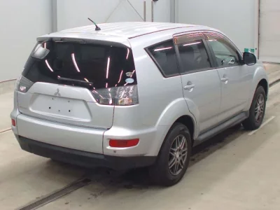 Mitsubishi OUTLANDER  с аукциона в Японии