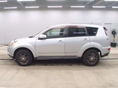 Mitsubishi OUTLANDER  с аукциона в Японии