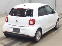 Smart FORFOUR лот № 9031 оценка 4  с аукциона в Японии 1