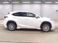 Lexus NX лот № 3186 оценка 4.5  с аукциона в Японии 2