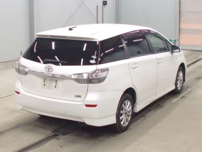 Toyota WISH  с аукциона в Японии