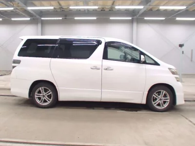 Toyota VELLFIRE  с аукциона в Японии
