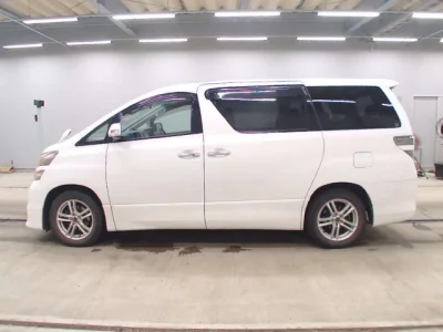 Toyota VELLFIRE  с аукциона в Японии