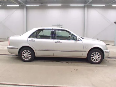 Toyota PROGRES  с аукциона в Японии