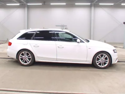 Audi A4  с аукциона в Японии
