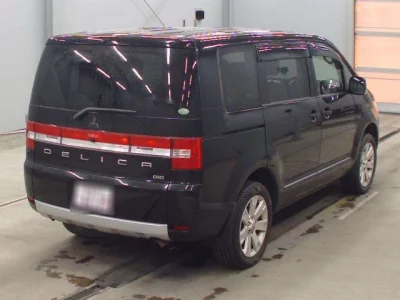 Mitsubishi Delica D:5