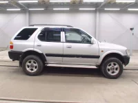 Isuzu WIZARD лот № 3243 оценка 3  с аукциона в Японии 2