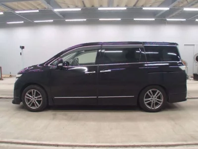 Nissan ELGRAND  с аукциона в Японии