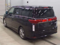 Nissan ELGRAND лот № 3264 оценка 3  с аукциона в Японии 5