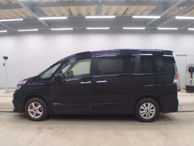 Nissan SERENA  с аукциона в Японии